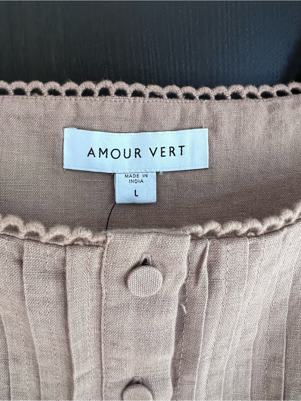 NWT Amour Vert Taupe Linen Button-Front Pintuck Camisole - Picture 5 of 9